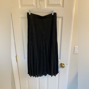 black polka dot pleated midi skirt Max Studio